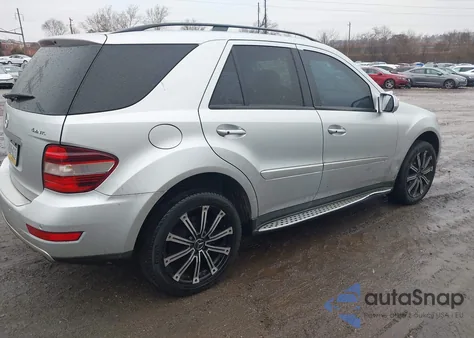 2009 Mercedes-Benz Ml 350 4Matic z USA, uszkodzony, nr VIN 4JGBB86EX9A501159